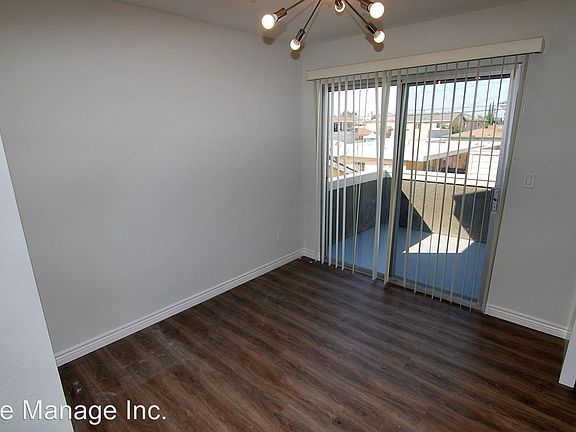 5th image of 4321 Farquhar Ave #4325