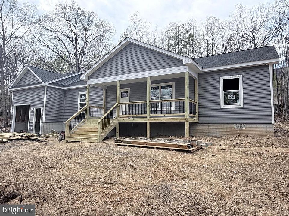 1st image of 411 Cardinal Dr