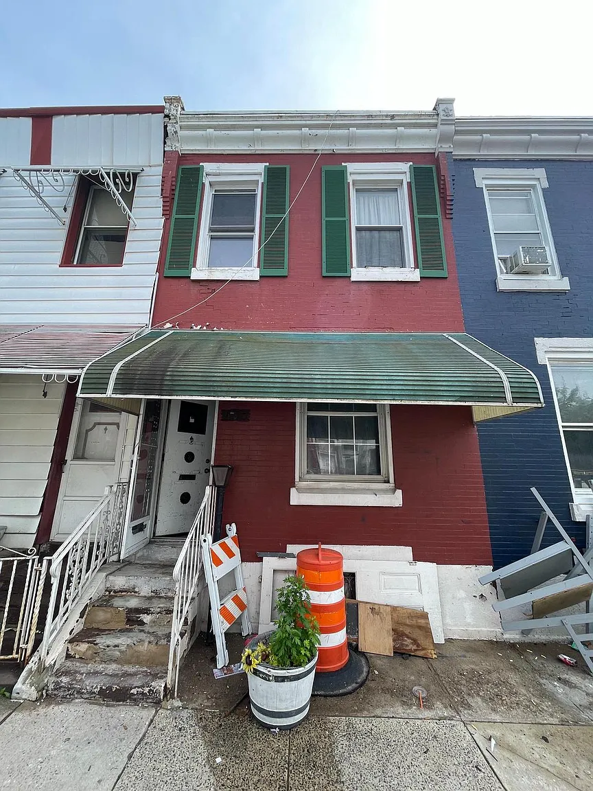 1240 W Hazzard St photo 1