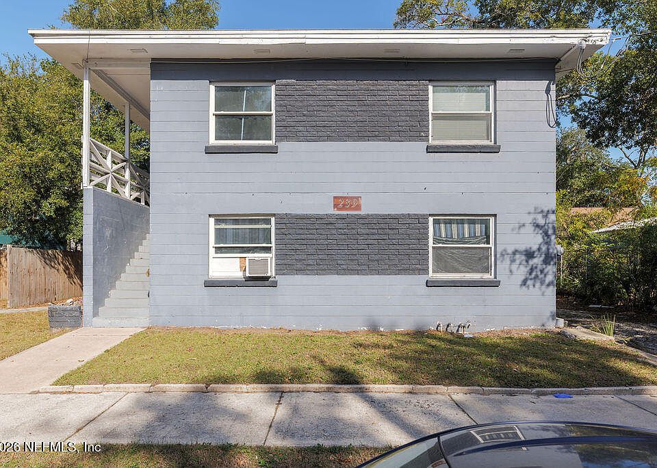 1st image of 239 E 16TH Street