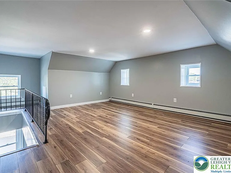 34 E Washington Ave — Photo 20
