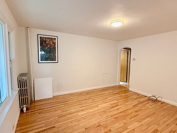 3rd image of 140 Sand St