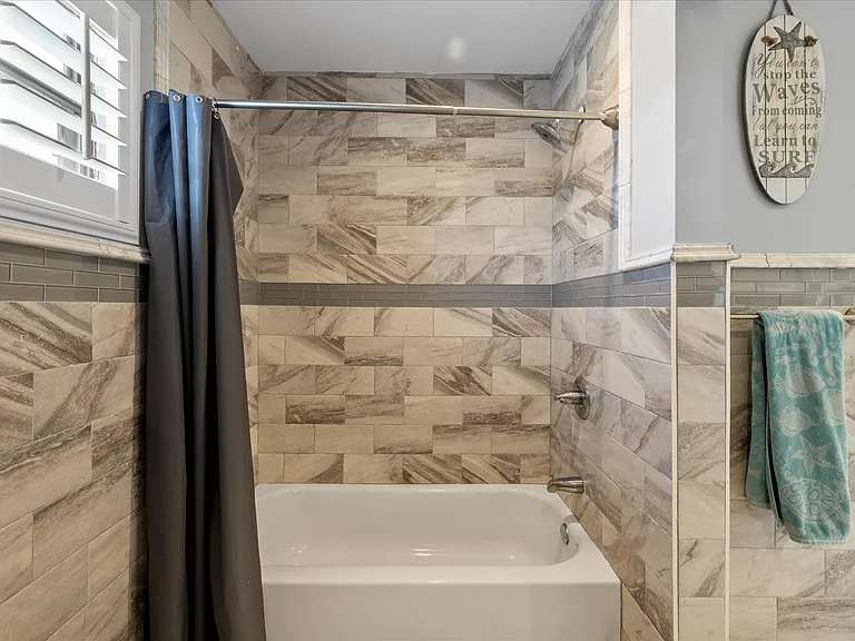 3534 Seaway Dr — Photo 42