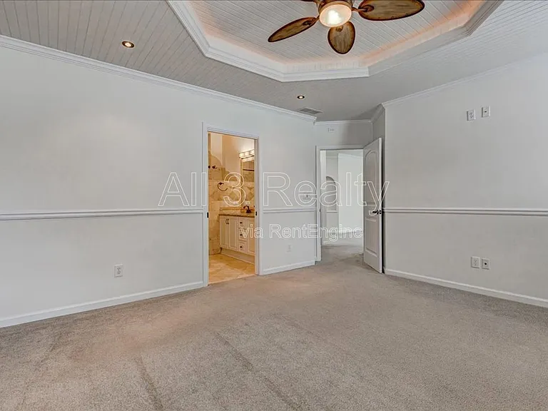 1033 Pinehurst Dr — Photo 23
