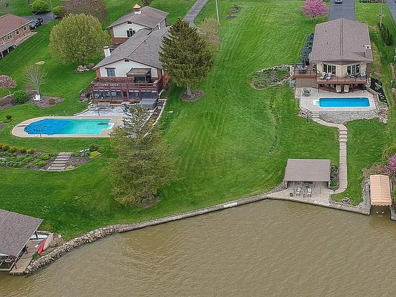 2nd image of 1214 E Choctaw Dr