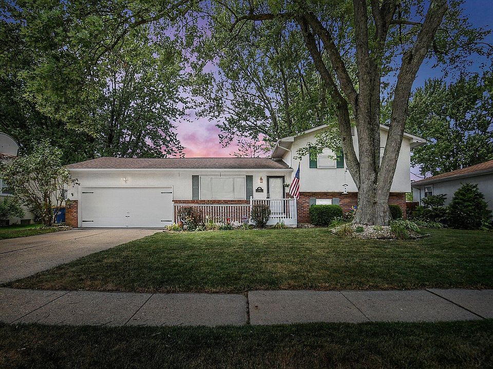 1st image of 391 Bowling Green Pl