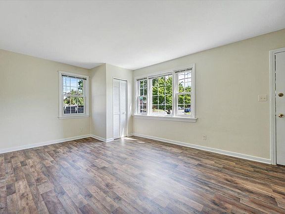 5th image of 4532 Eden Dr NW