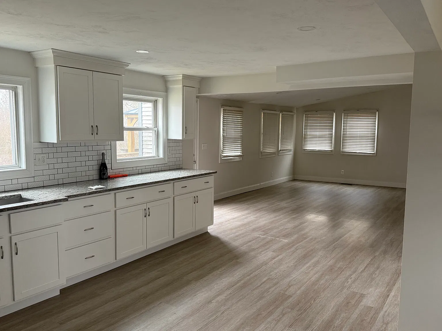 3 bed, 2048 sqft, $3,200 — Photo 4
