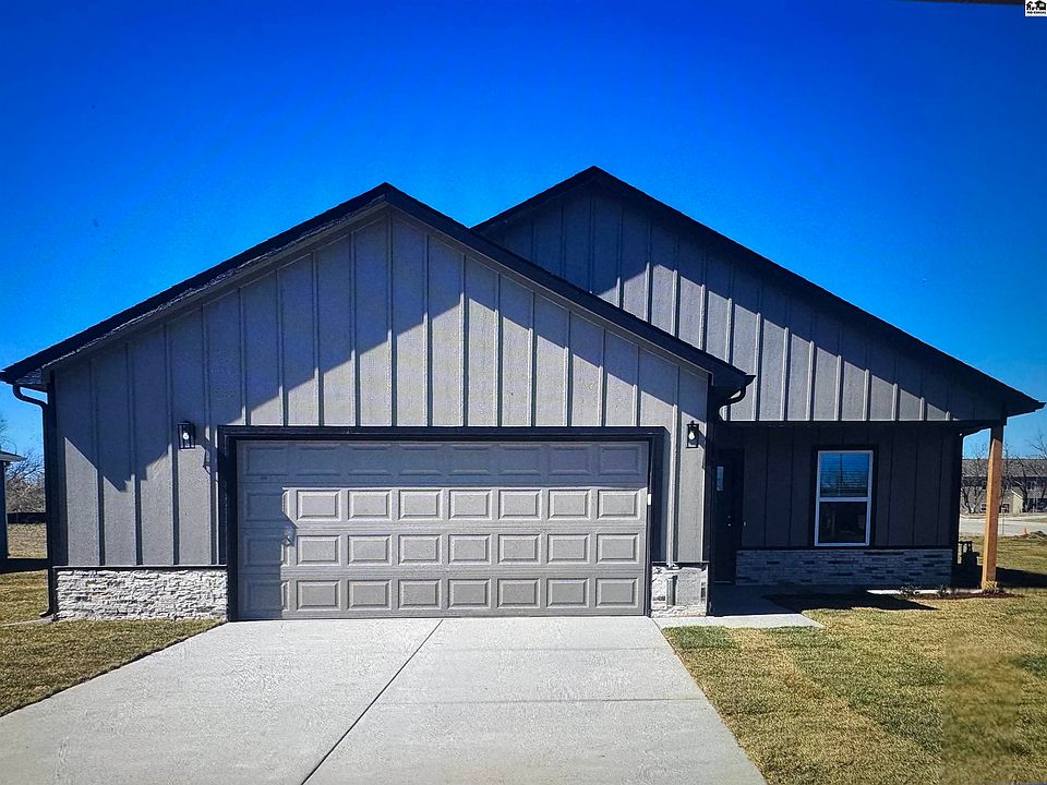 1st image of 1045 Clubhouse Dr