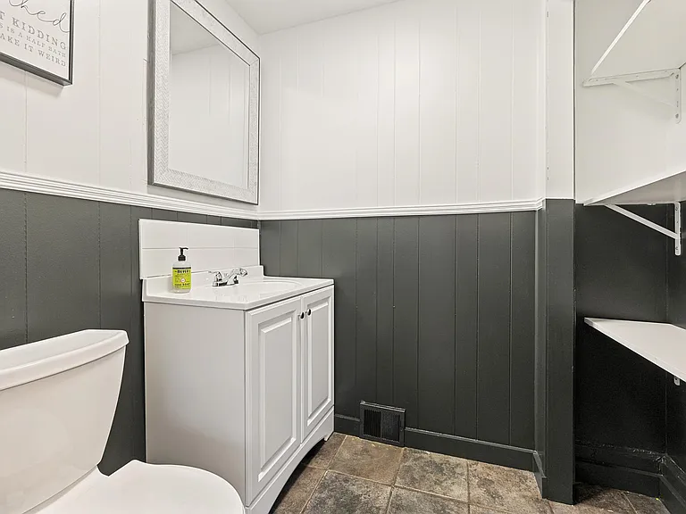 1907 Fox Way — Photo 9