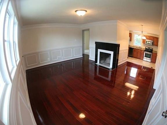 Living/Dining Area