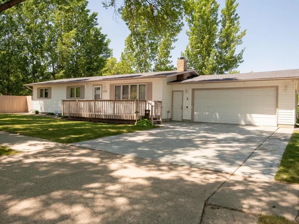 101 35th Ave N, Fargo, ND 58102