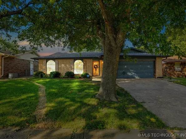 1608 S Pecan Ave, Broken Arrow, OK 74012