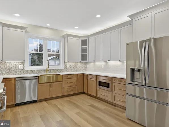 57 Madison St, Warrenton, VA 20186