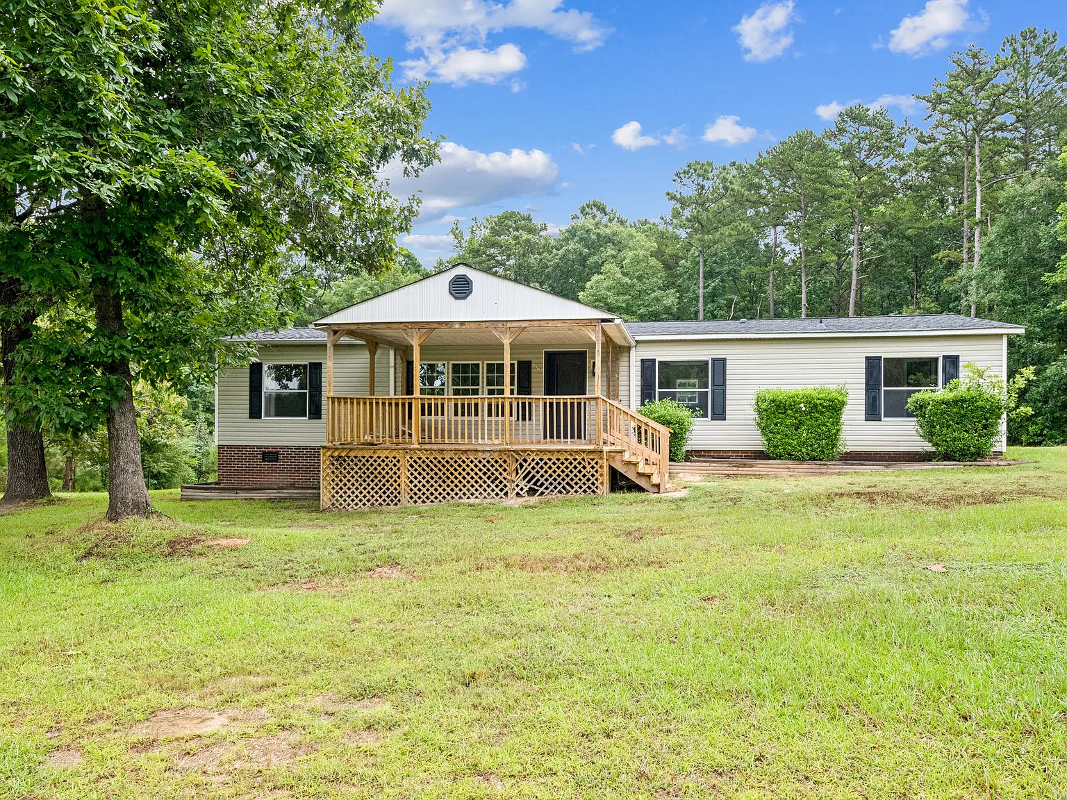 3 bed, 1620 sqft, $2,000 — Photo 1
