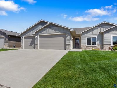 2730 E Meadowside Pl, Sioux Falls, SD, 57108
