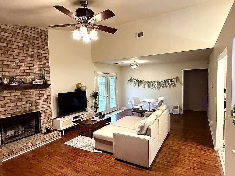 212 Finn Cir — Photo 2
