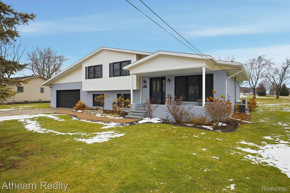 1412 Meadow Green Ln photo 1