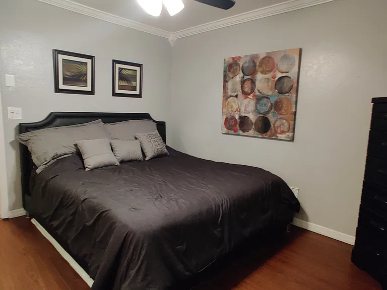 Deville Dr E — Photo 2