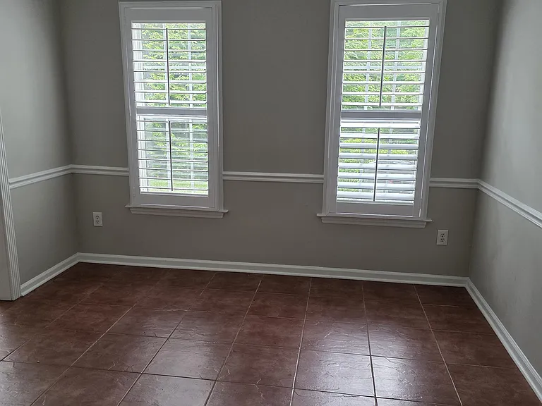 7504 Riverside Ct — Photo 12