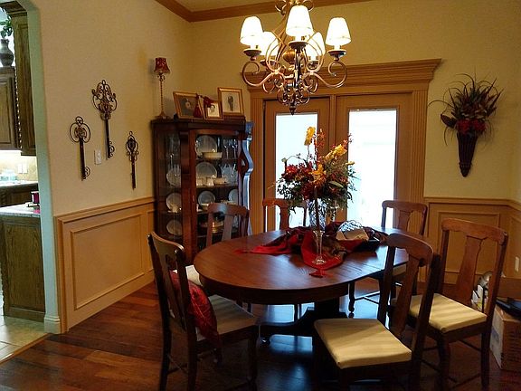 4th image of 7920 Forest View Ct