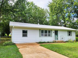 1204 Dewey St, Houston, MO 65483