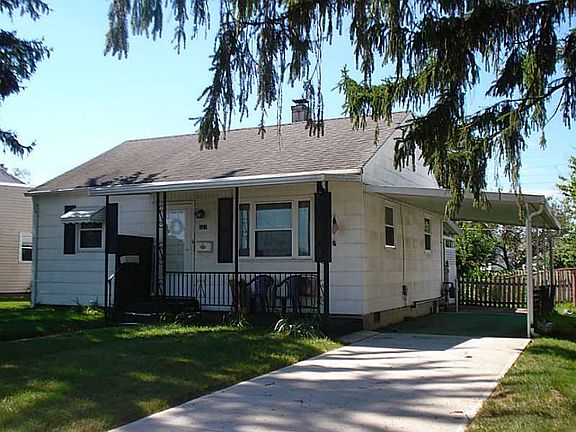 3rd image of 821 Eastmoor Dr