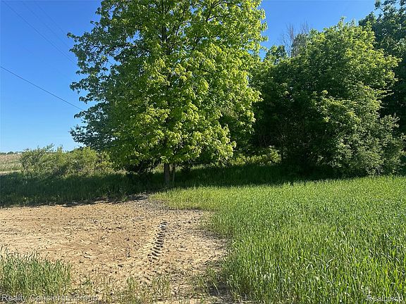 5th image of 2681 Fisk Rd