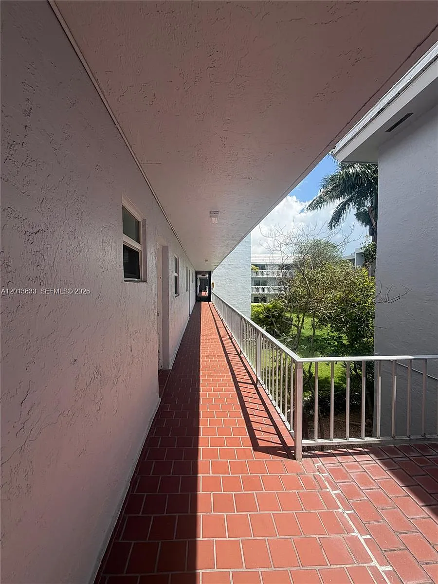 Building Photo - 100 Edgewater Dr #204