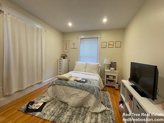 5th image of 71 Babcock St #22A