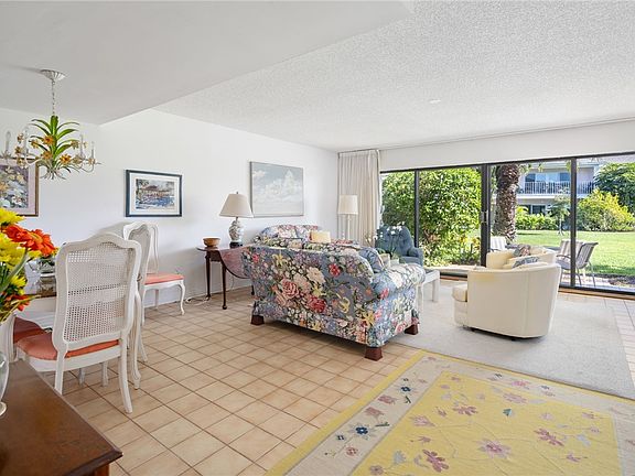 4th image of 300 Harbour Dr APT 205D