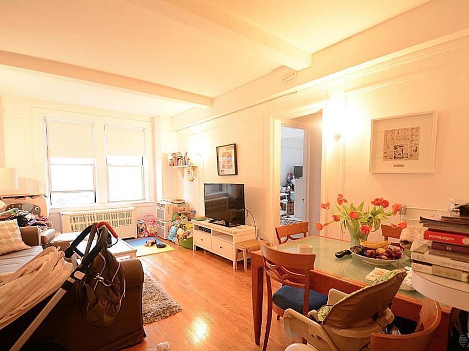 1st image of 200 W 70th St APT 4G