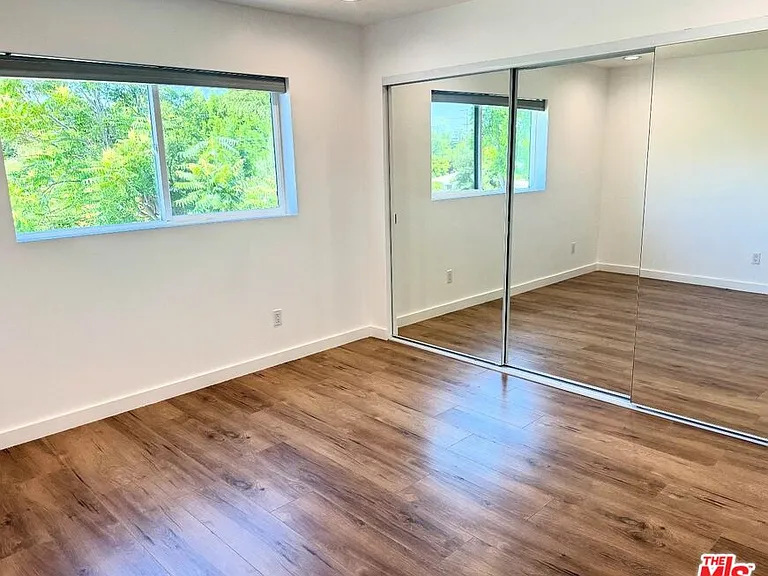 5638 Woodman — Photo 22