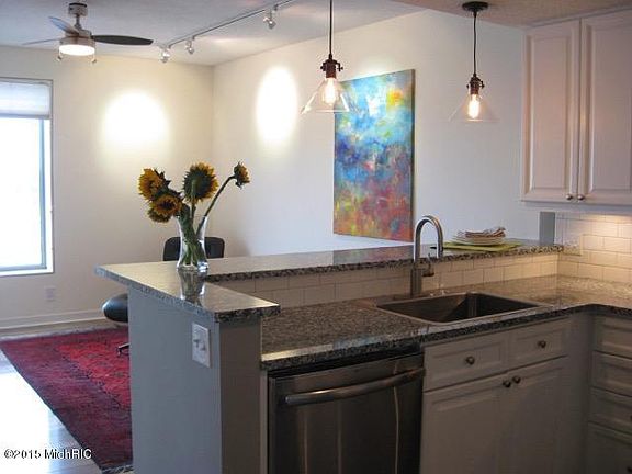 3rd image of 95 Campau Cir NW
