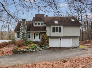 11 Sullivan Blvd, Oxford, MA 01540