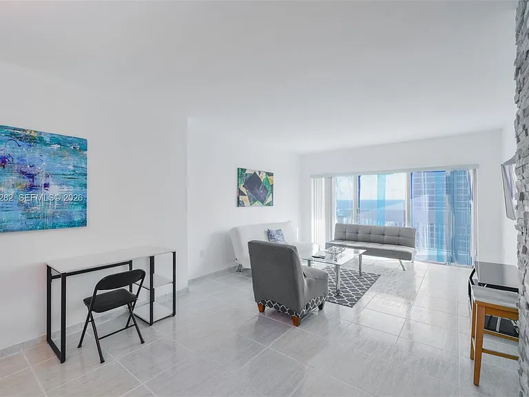 1950 S Ocean Dr #17N — Photo 2