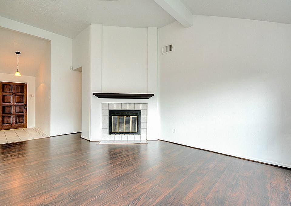 1st image of 7118 Buchanan Dr