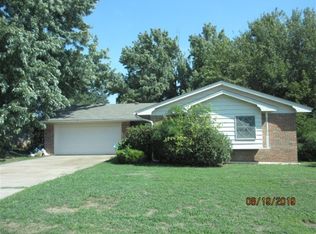 5605 NW 58th St, Warr Acres, OK 73122