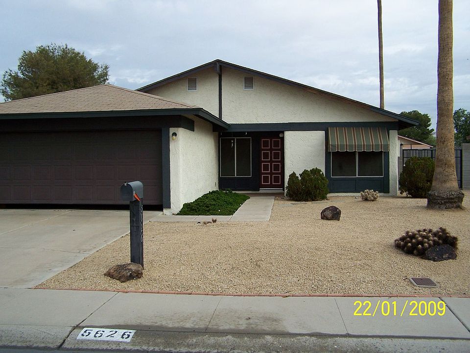 Beatifully Manicured Desert Landscaping