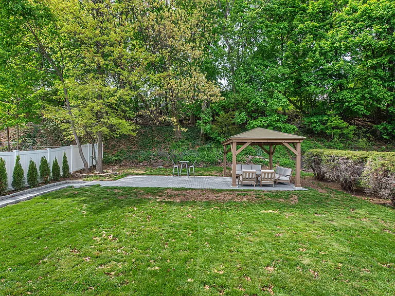 167 Beverly Hill Rd — Photo 18