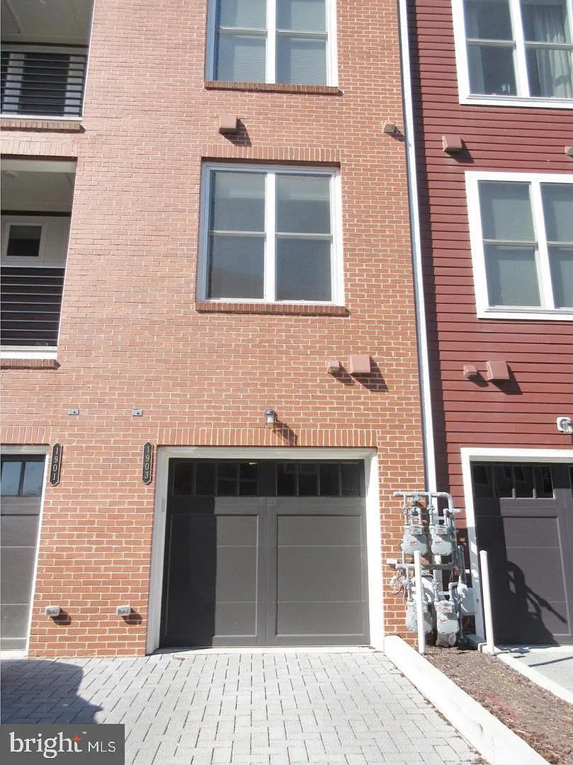 Potomac Yard — Photo 2