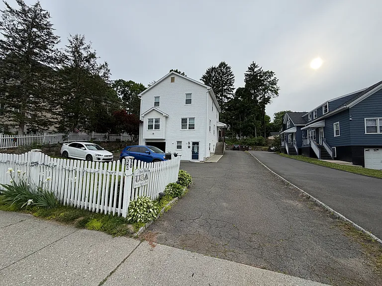 50 Lincoln Ave #1-R — Photo 17
