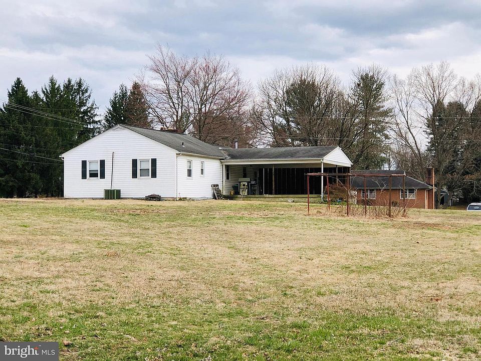 2nd image of 10003 Reed Ln
