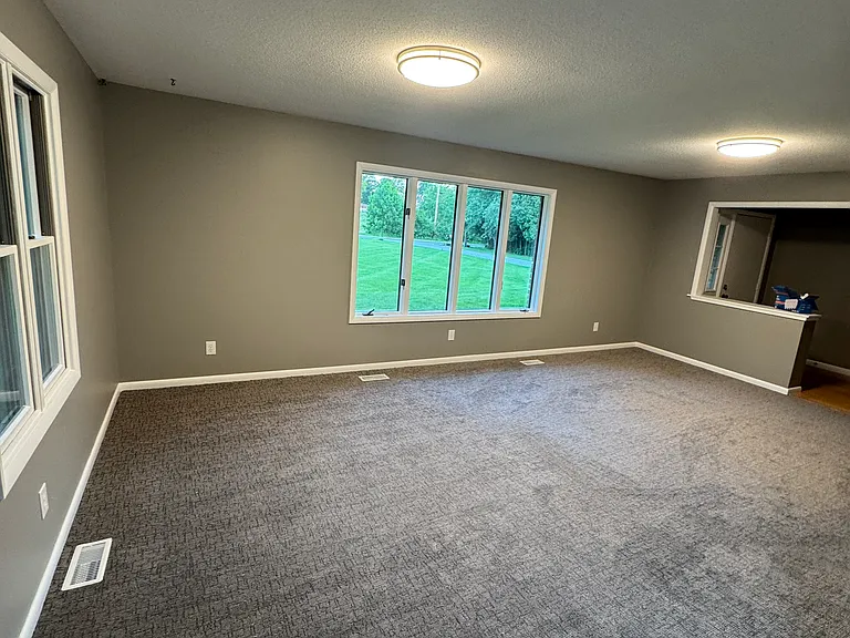 1655 E 400 N — Photo 15