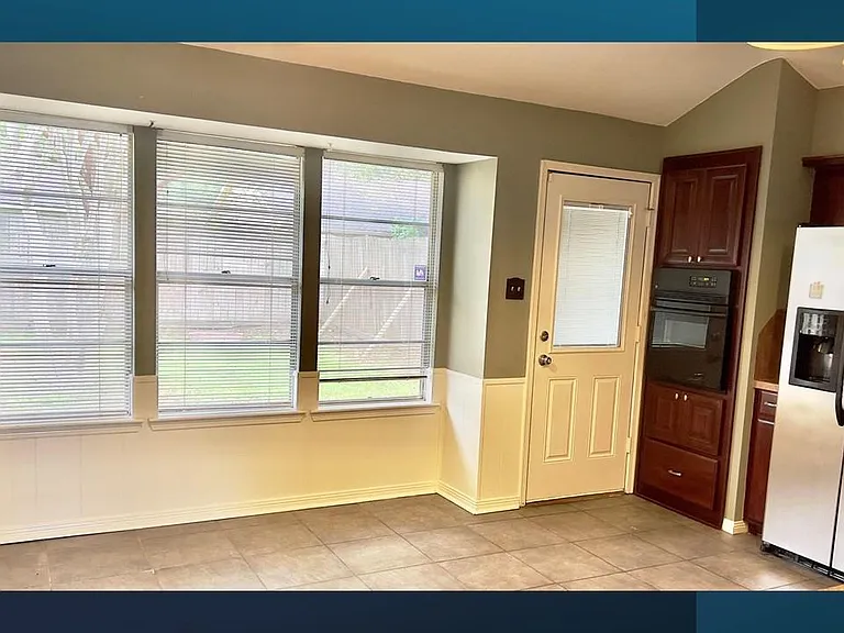439 Woodrail Dr — Photo 4