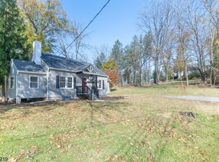 11 Paddock Rd, Franklin, NJ 07416