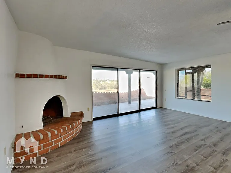 1750 W Camino Urbano — Photo 3