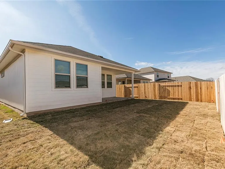 108 Otella St — Photo 20