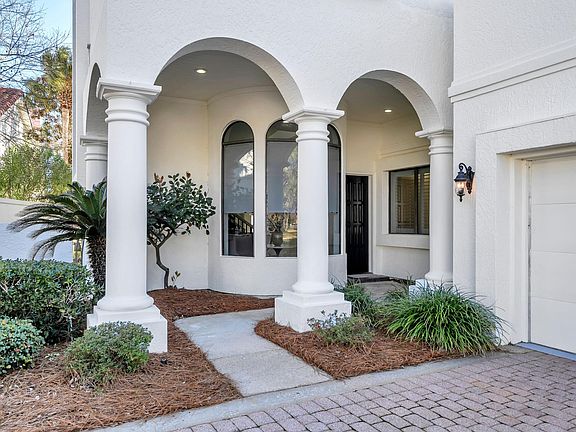 3rd image of 8060 Fountains Ln