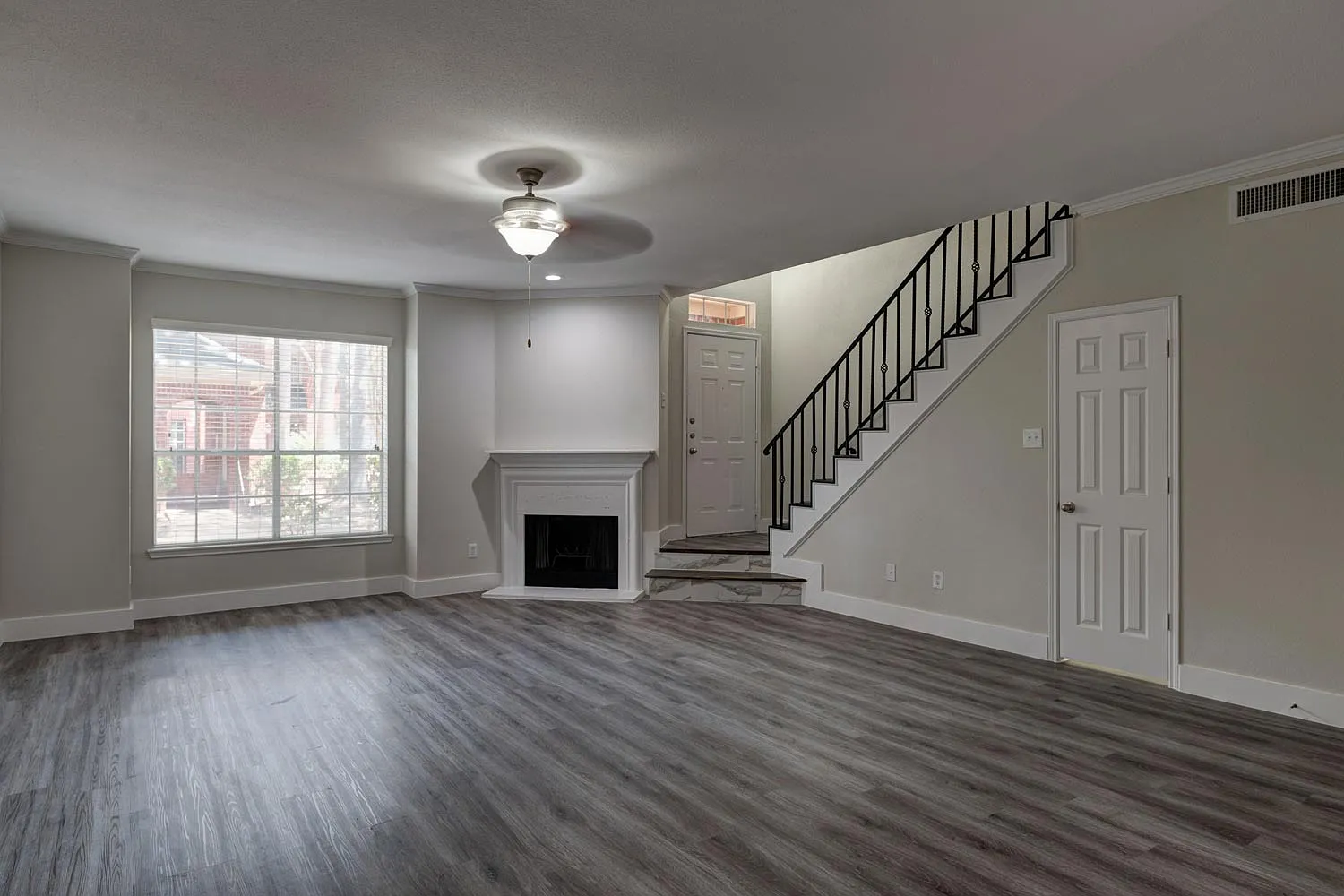 2 bed, 2.5 bath, 1916 sqft, $2,600 — Photo 1